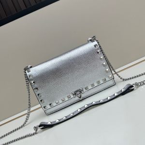 Valentino Small Rockstud Wallet On Chain In Grainy Calfskin Silver