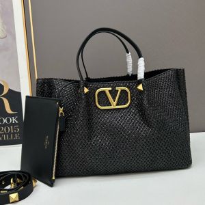 Valentino Shopping Bag In Synthetic Riffia Black
