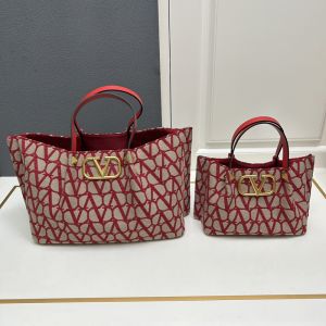 Valentino Shopping Bag In Toile Iconographe Fabric Red