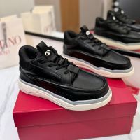 Valentino Runboot Mid-Top Sneakers Unisex Calfskin Black