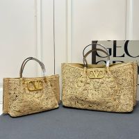 Valentino Shopping Bag In Lace-effect Riffia Beige