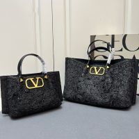 Valentino Shopping Bag In Lace-effect Riffia Black