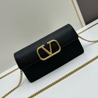 Valentino Vlogo Signature Wallet On Chain In Grainy Calfskin Black/Gold